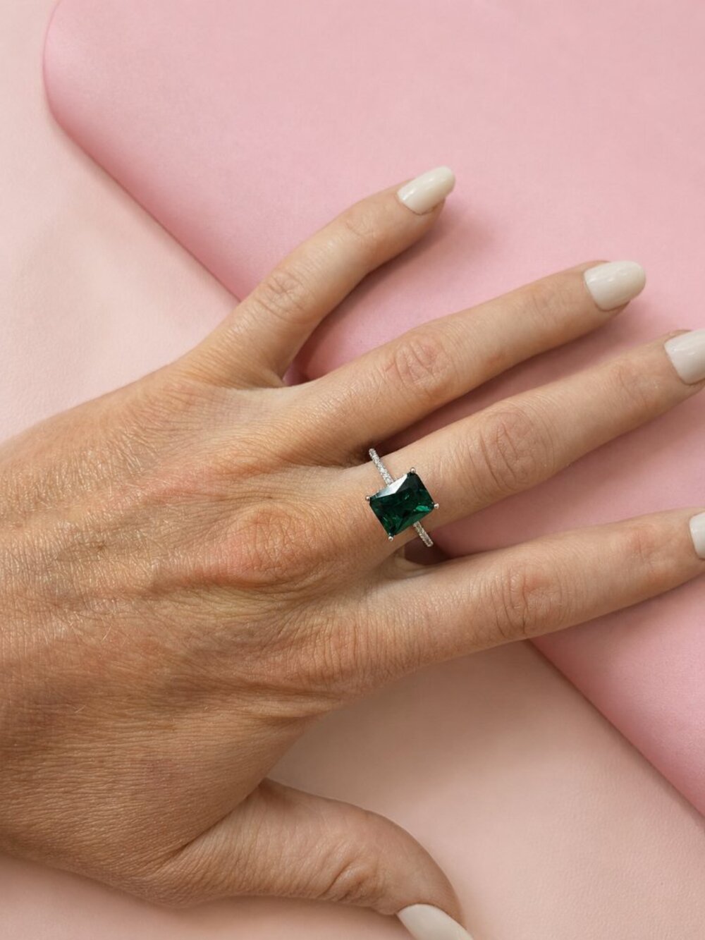 Sterling Silver Lab-Grown Green Gemstone Ring | Size 8 | S925
